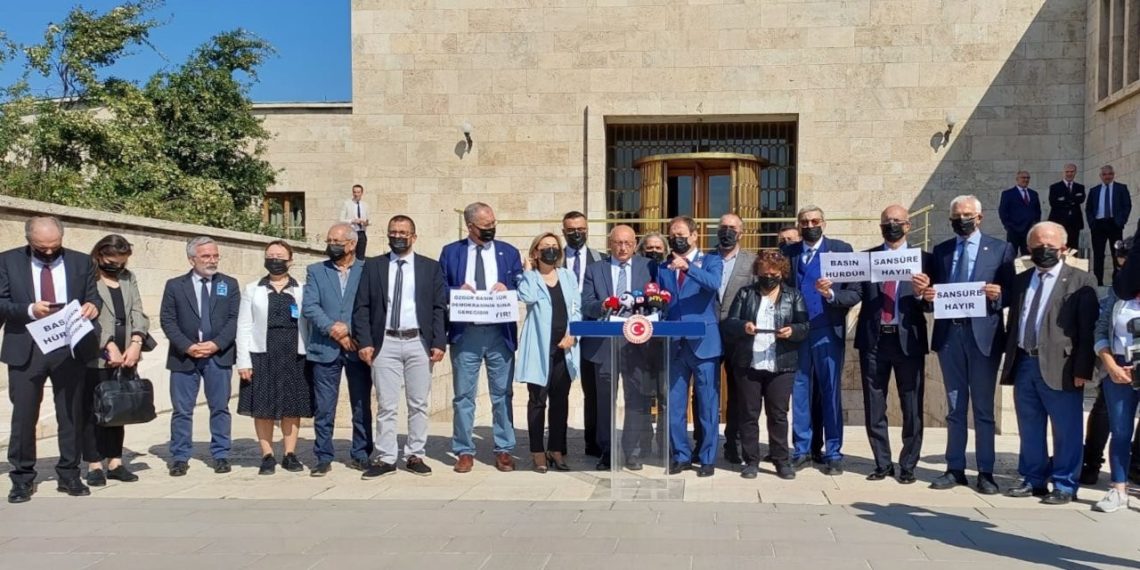 Dezenformasyon kanununa 10 basın örgütünden 10 itiraz