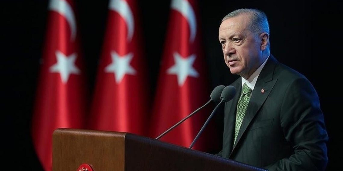 Erdoğan’dan başörtüsü için anayasa değişikliği daveti